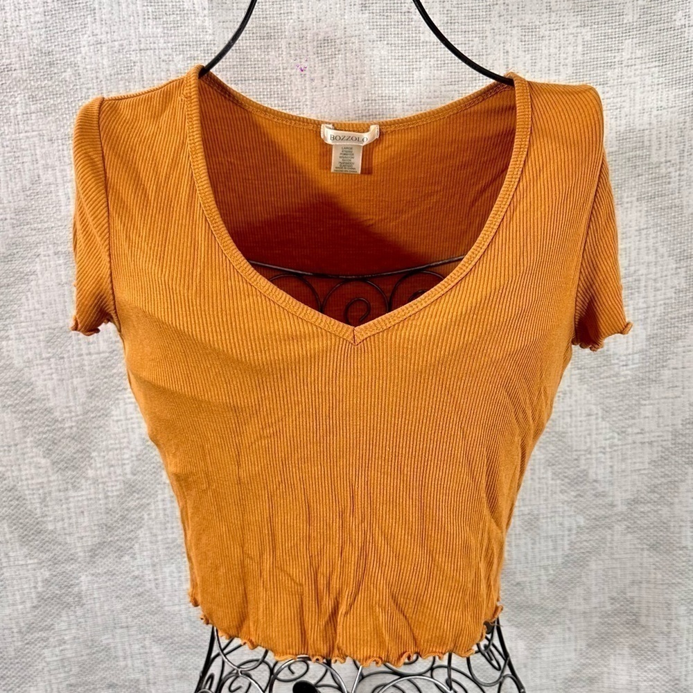 Bozzolo v neck tan lettuce hem cropped top size L